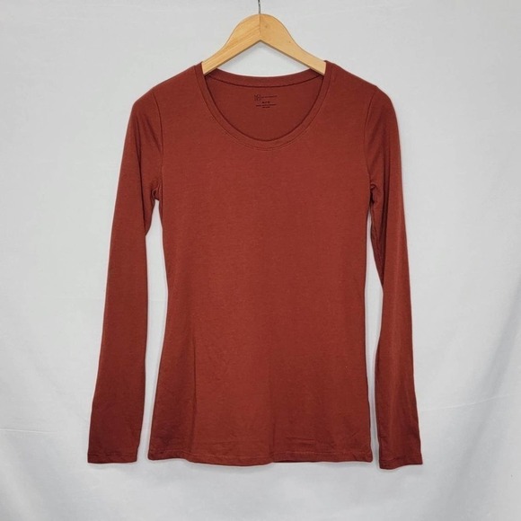 No Boundaries Rust Color Red Long Sleeve Under - Picture 2 of 9